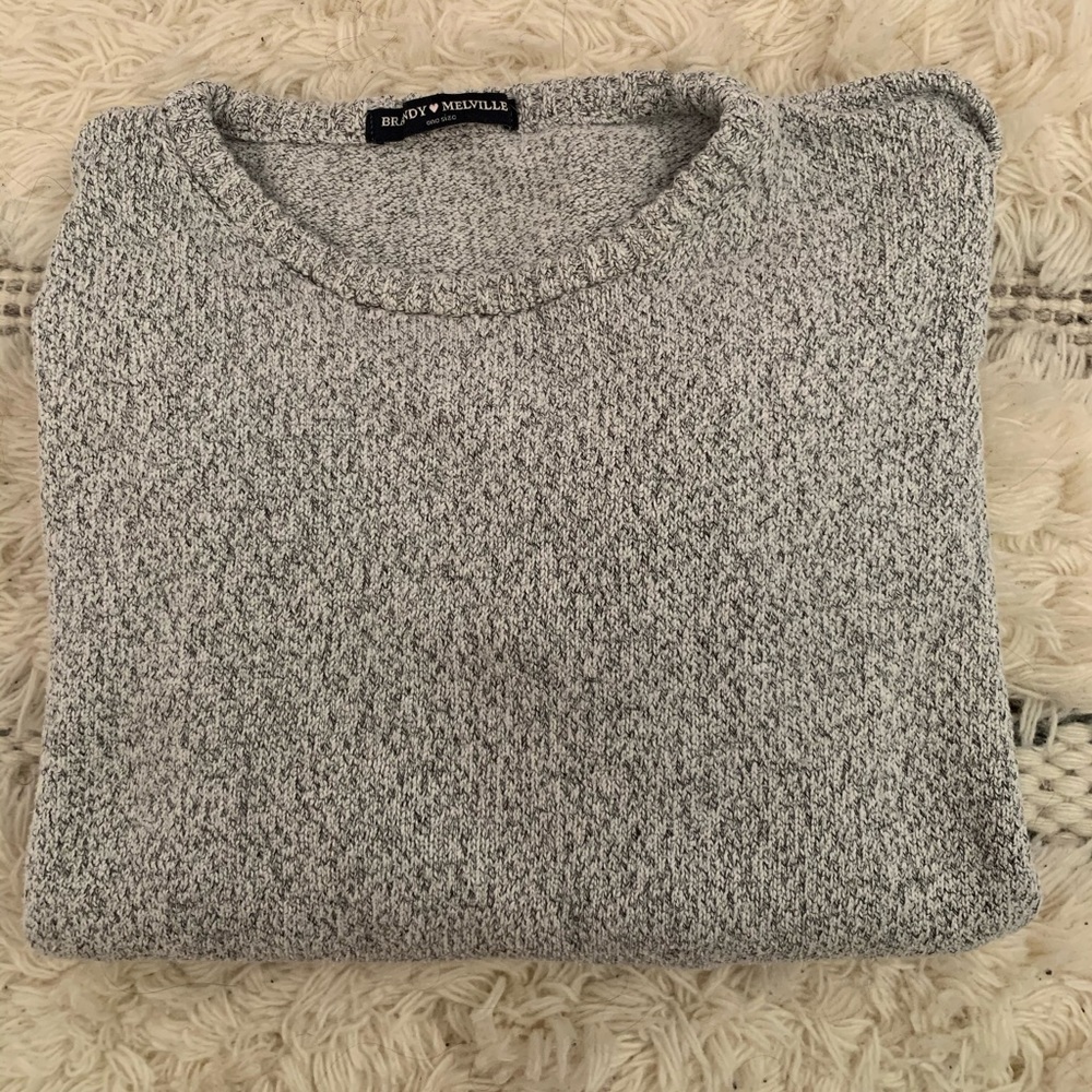 Brandy Melville light crew neck